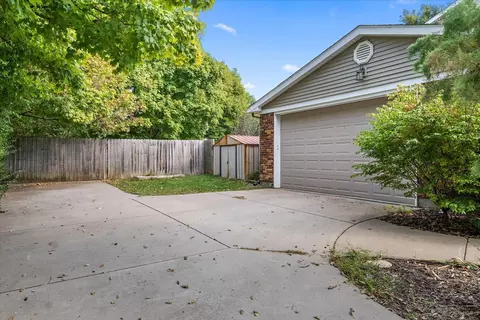 13975 Wagner Dr, Bloomington, IL 61705 photo 31