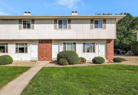 1510 Hancock Dr #7, Normal, IL 61761