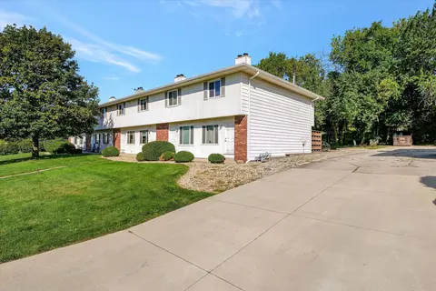 1510 Hancock Dr #7, Normal, IL 61761 photo 2