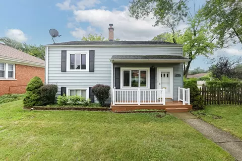 9039 Southview Ave, Brookfield, IL 60513
