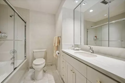 180 E Pearson St #5704, Chicago, IL 60611 photo 25