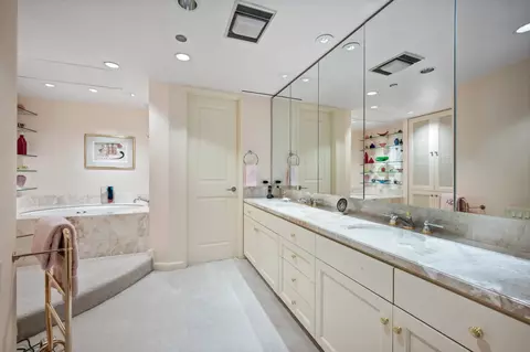 180 E Pearson St #5704, Chicago, IL 60611 photo 18