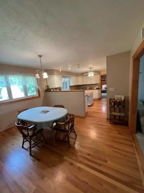 10195 Tabler Rd, Morris, IL 60450 photo 3