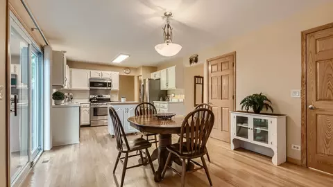 3980 N Parkside Dr, Hoffman Estates, IL 60192 photo 12