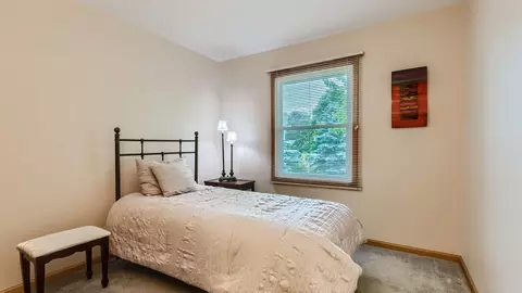 3980 N Parkside Dr, Hoffman Estates, IL 60192 photo 25