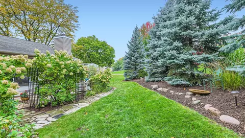 3980 N Parkside Dr, Hoffman Estates, IL 60192 photo 31
