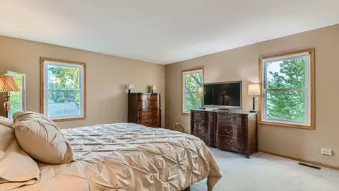 3980 N Parkside Dr, Hoffman Estates, IL 60192 photo 18