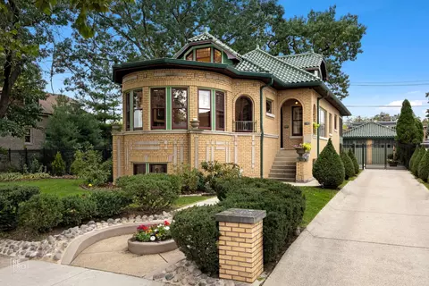 2824 Maple Ave, Berwyn, IL 60402