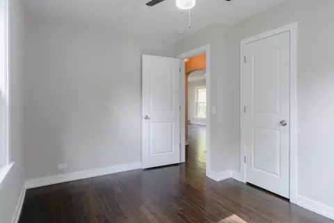 918 Webster Ln, Des Plaines, IL 60016 photo 13
