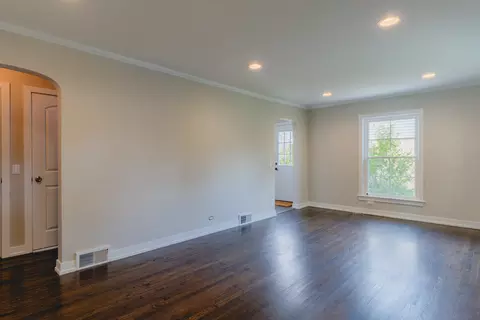 918 Webster Ln, Des Plaines, IL 60016 photo 5