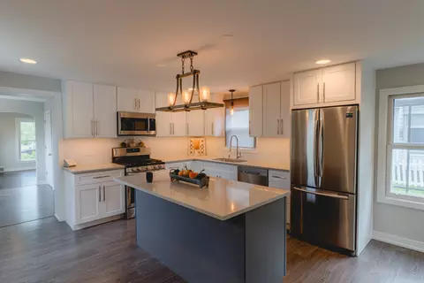 918 Webster Ln, Des Plaines, IL 60016 photo 11