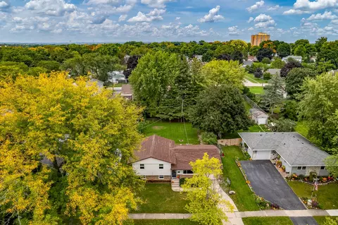916 E 5th St, Belvidere, IL 61008 photo 2