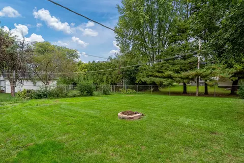 916 E 5th St, Belvidere, IL 61008 photo 9