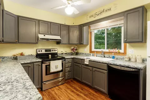 916 E 5th St, Belvidere, IL 61008 photo 18