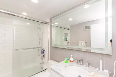 175 E Delaware Pl #4603, Chicago, IL 60611 photo 9