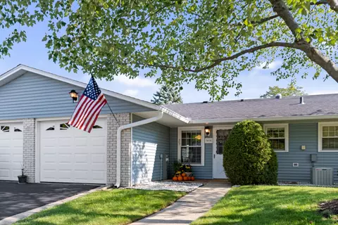 7416 Chevy Chase Ct #14, Fox Lake, IL 60020
