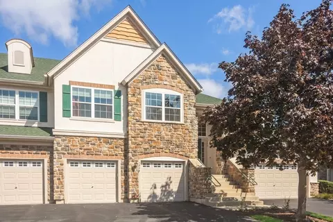386 Bay Tree Cir, Vernon Hills, IL 60061