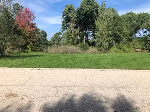 244 Red Oak Ct, Island Lake, IL 60042