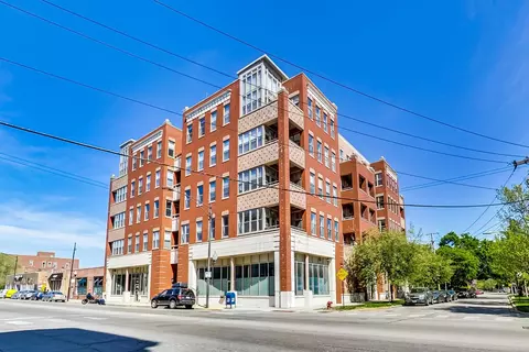 2700 W Belmont Ave #401, Chicago, IL 60618