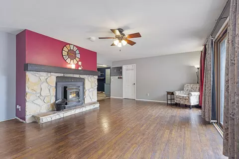 4031 Fairfax Rd, Roscoe, IL 61073 photo 2
