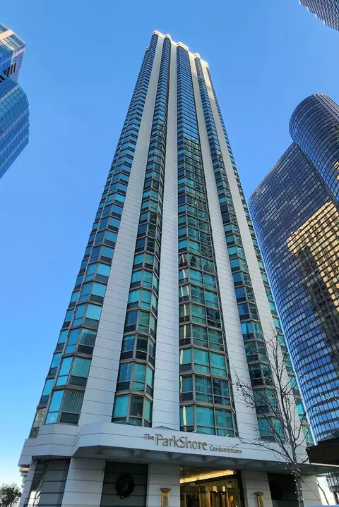 195 N Harbor Dr #4201, Chicago, IL 60601