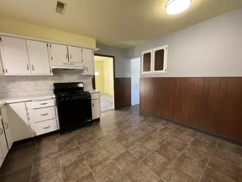 1709 10th St, Peru, IL 61354 photo 5