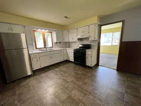 1709 10th St, Peru, IL 61354 photo 6