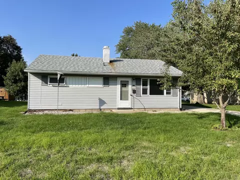1709 10th St, Peru, IL 61354 photo 2