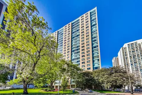 3180 N Lake Shore Dr #2D, Chicago, IL 60657