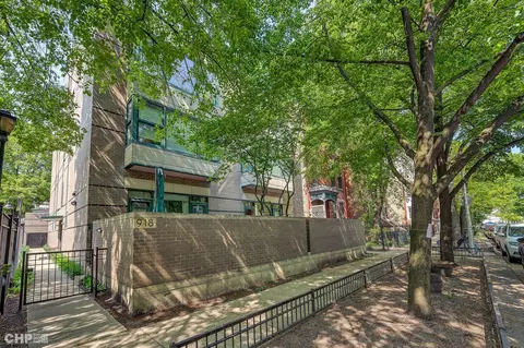 918 W Fletcher St #C, Chicago, IL 60657