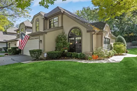 1244 Hobson Oaks Dr, Naperville, IL 60540