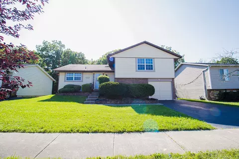 18202 Fountainbleau Dr, Hazel Crest, IL 60429