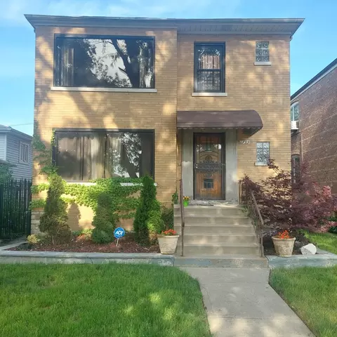 8733 S Blackstone Ave, Chicago, IL 60619