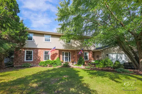 25 W186 Jane Ave, Naperville, IL 60540