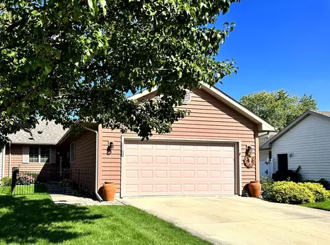 1160 Meadows Walk Dr, Bourbonnais, IL 60914