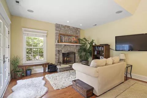 411 Selborne Rd, Riverside, IL 60546 photo 31