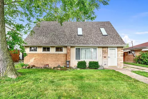 17132 Burnham Ave, Lansing, IL 60438