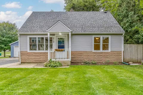 510 Pearl St, Maple Park, IL 60151