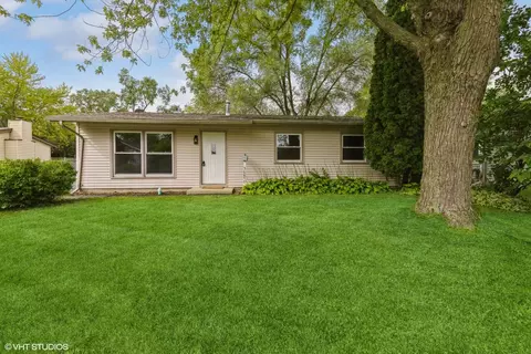 36670 N Beverly Ave, Gurnee, IL 60031