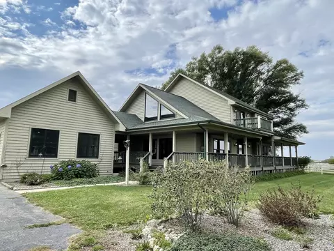 45 W129 Welter Rd, Maple Park, IL 60151