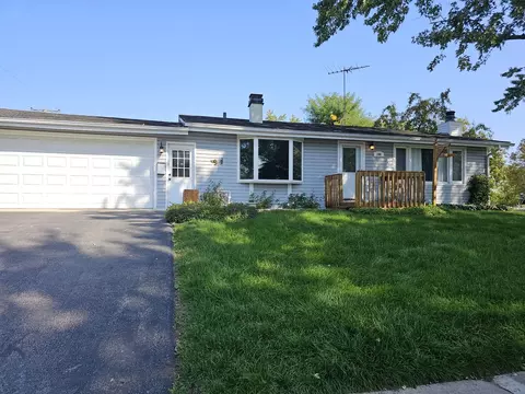 100 Madera Cir, Carpentersville, IL 60110