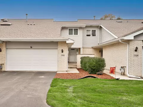 7705 W 158th Ct, Orland Park, IL 60462