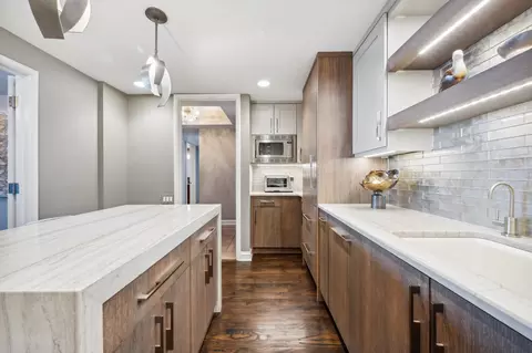 180 E Pearson St #5203, Chicago, IL 60611 photo 13