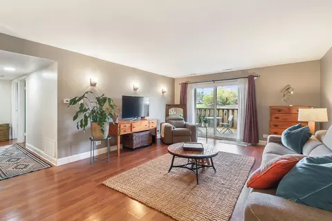 4704 Euclid Ave #1D, Rolling Meadows, IL 60008 photo 2