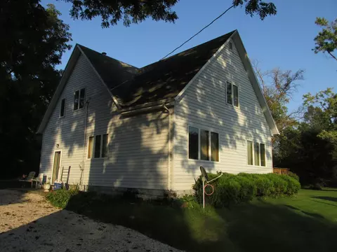 1844 Center St, Lee Center, IL 61331