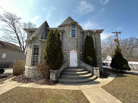 6962 N Seeley Ave, Chicago, IL 60645