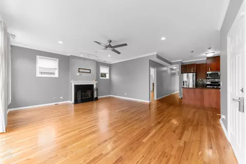 633 E Bowen Ave #3E, Chicago, IL 60653 photo 2