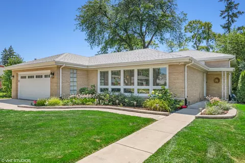 2113 Irwin Ave, Park Ridge, IL 60068