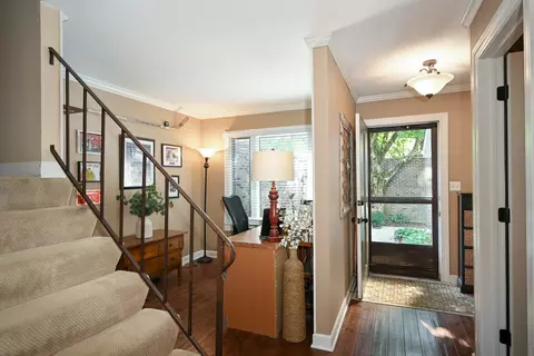 2097 Timber Ln, Wheaton, IL 60189 photo 8
