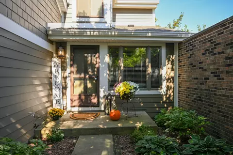 2097 Timber Ln, Wheaton, IL 60189 photo 6